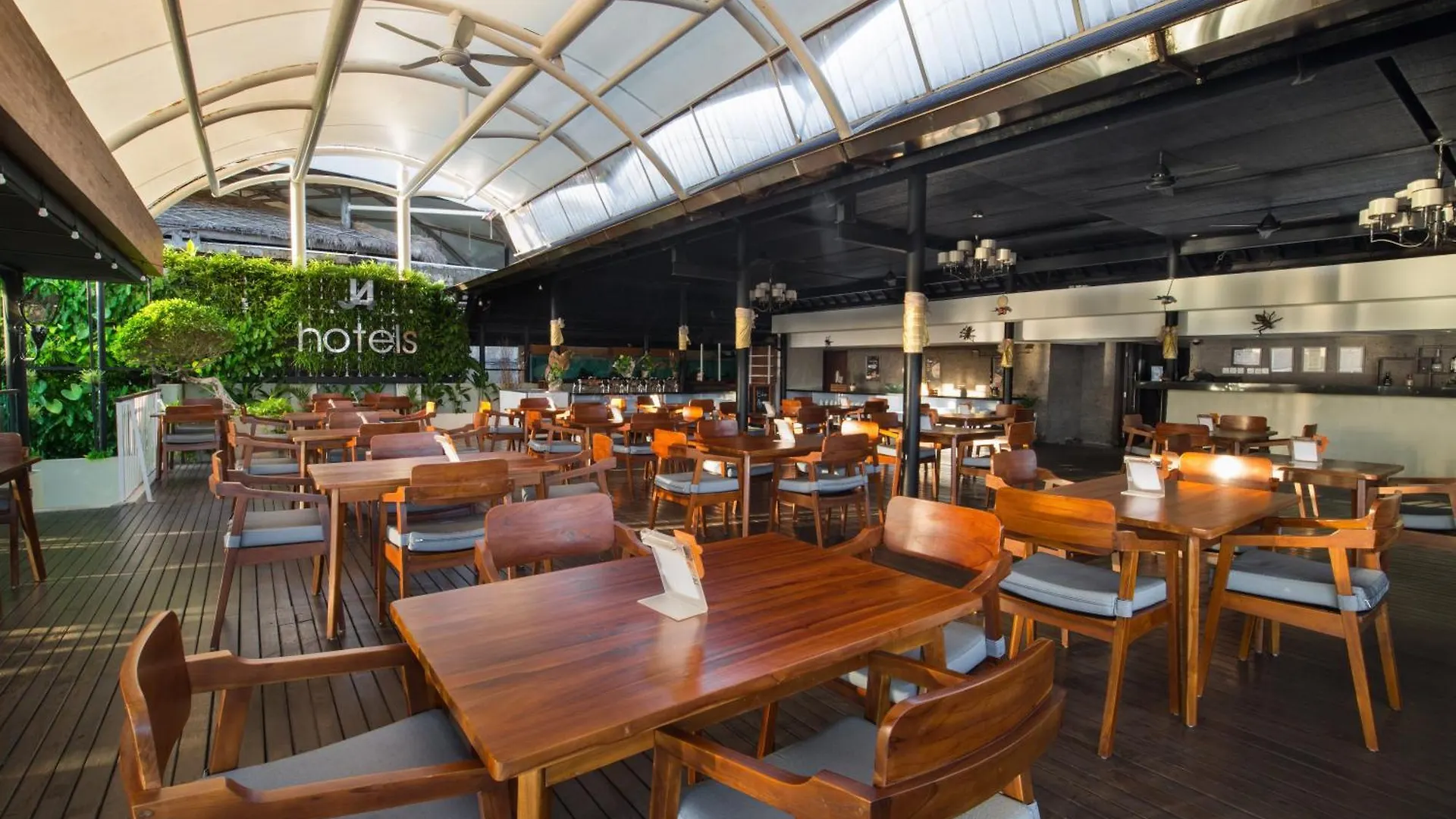 J4 Hotels Legian 4*, Legian (Bali) Indonesia