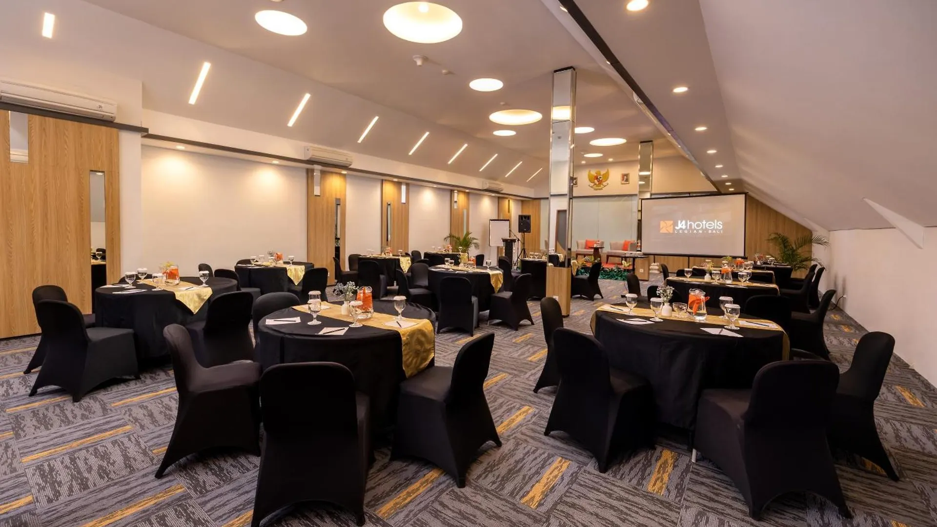 J4 Hotels Legian Legian (Bali)