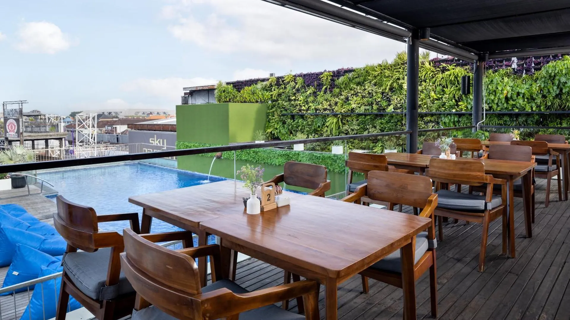 J4 Hoteles Legian