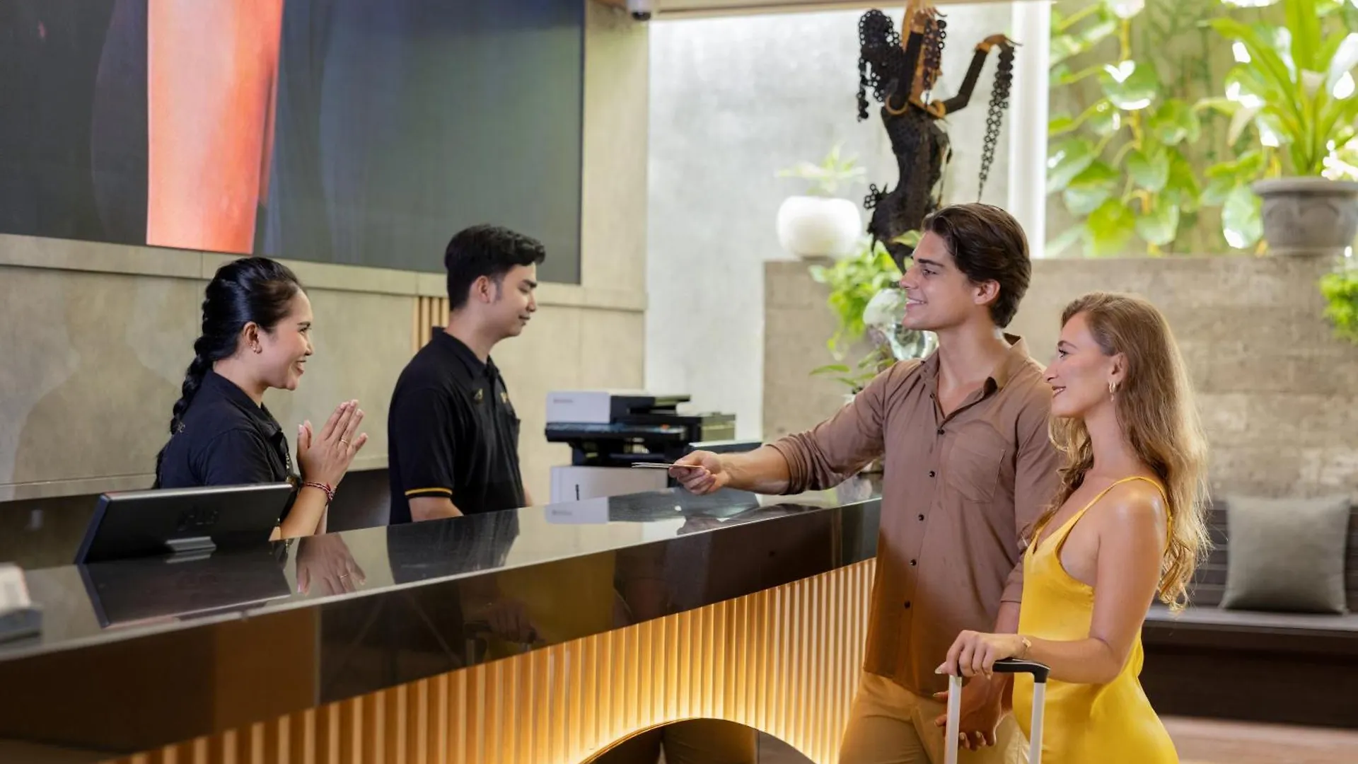 J4 Hoteles Legian 4*,