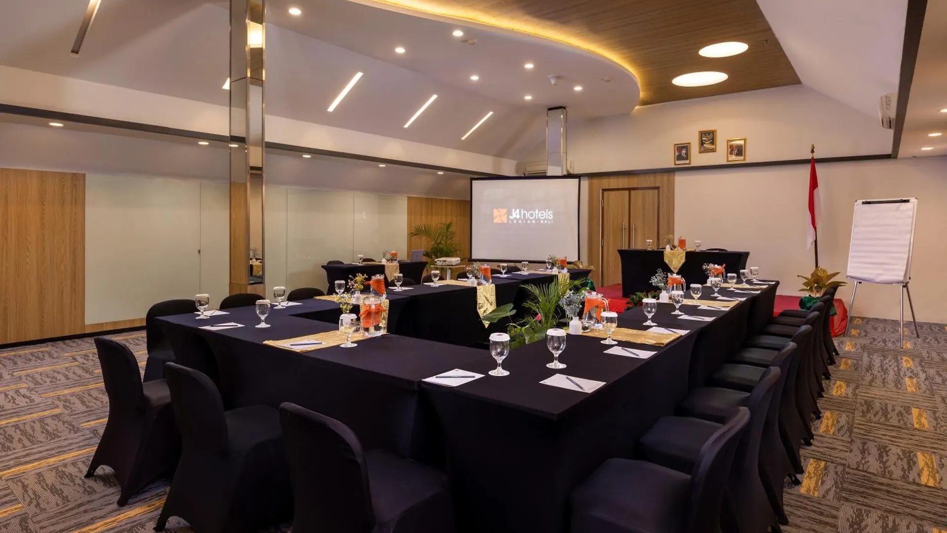 ****  J4 Hoteles Legian Indonesia