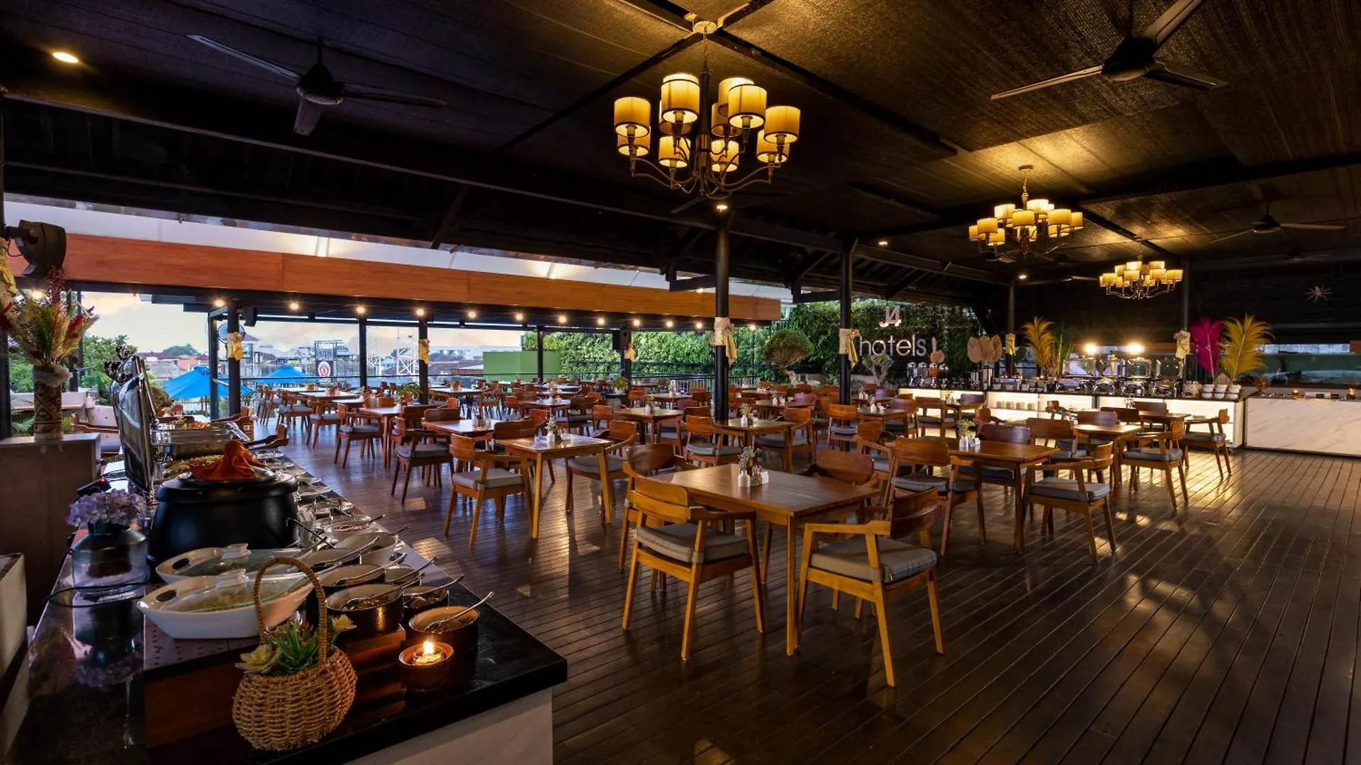 J4 Hotels Legian Indonesien