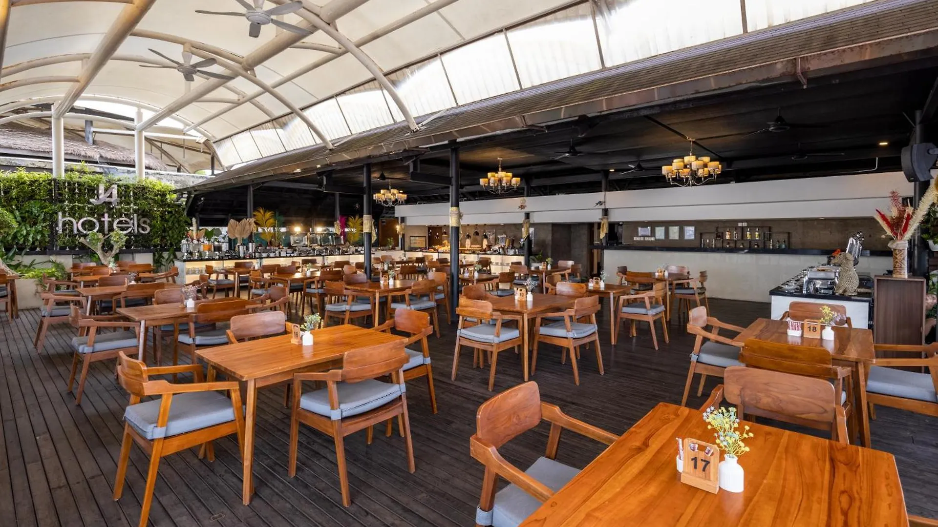 J4 Hotels Legian Legian (Bali)